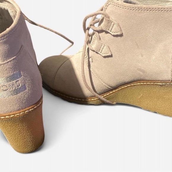 Stylish Tom’s Lace-Up Ankle Boots - Picture 6 of 6